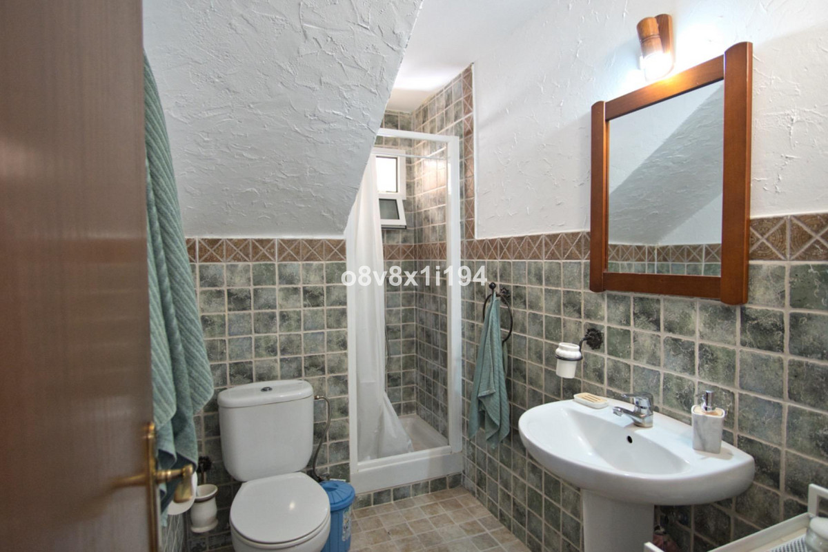 5 Bed Townhouse for sale in Rincón De La Victoria Costa Del Sol East, Málaga, Spain