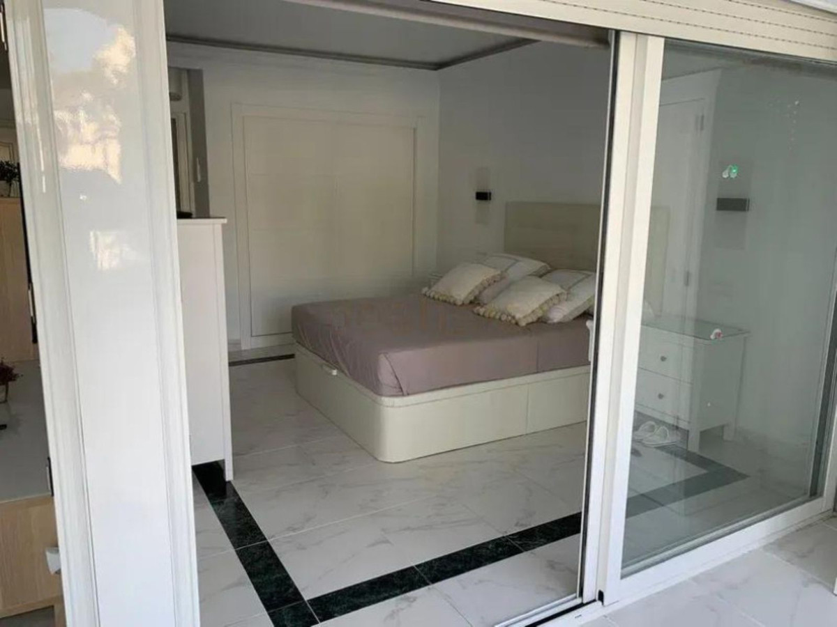 1 Bed Apartment for sale in Marbella Costa Del Sol, Málaga, Spain