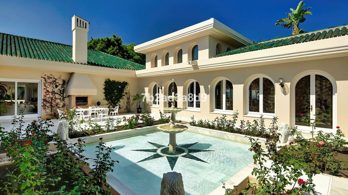 10 Bed Townhouse for sale in Río Real Costa Del Sol, Málaga, Spain