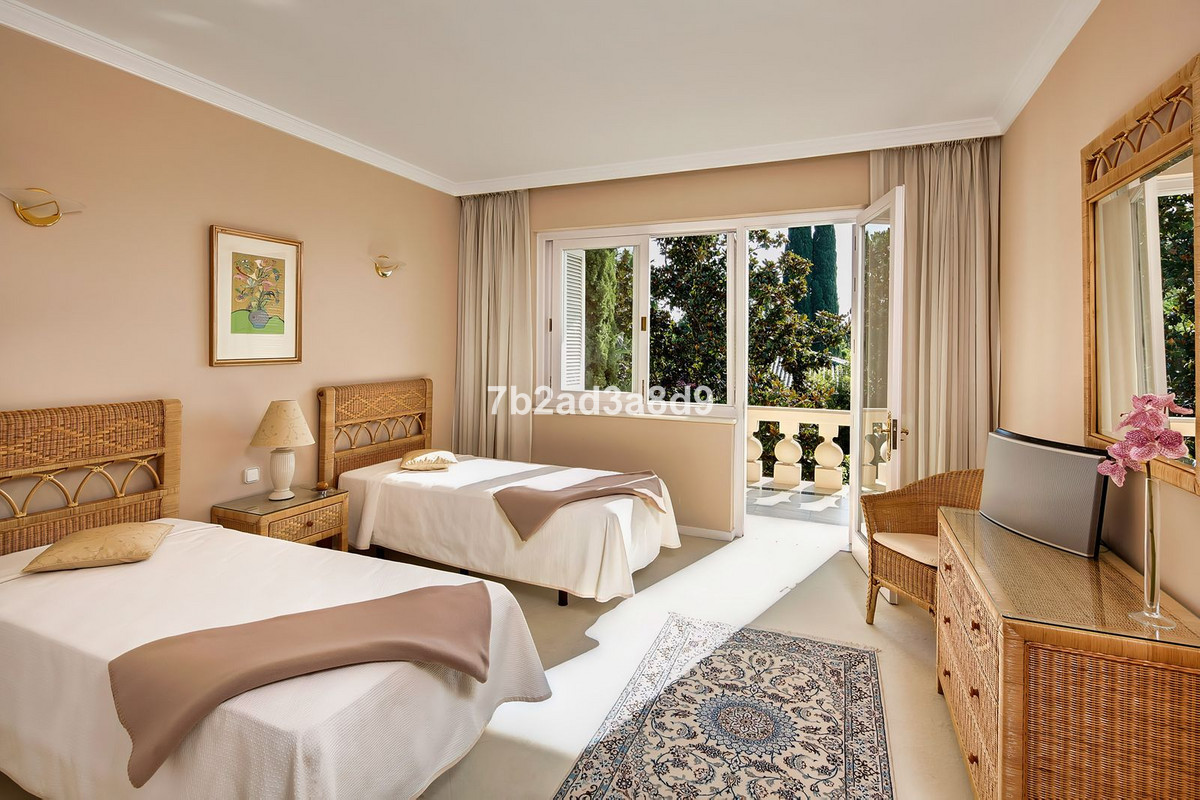 10 Bed Townhouse for sale in Río Real Costa Del Sol, Málaga, Spain
