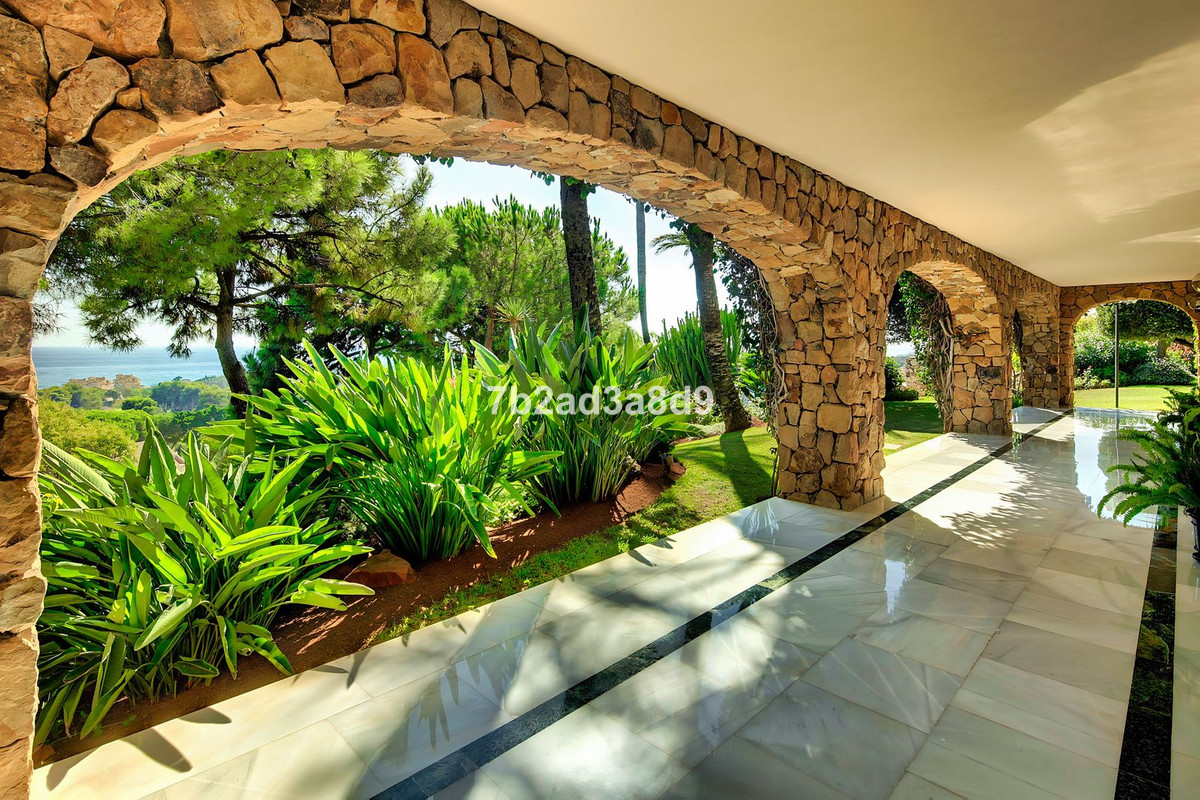 10 Bed Townhouse for sale in Río Real Costa Del Sol, Málaga, Spain
