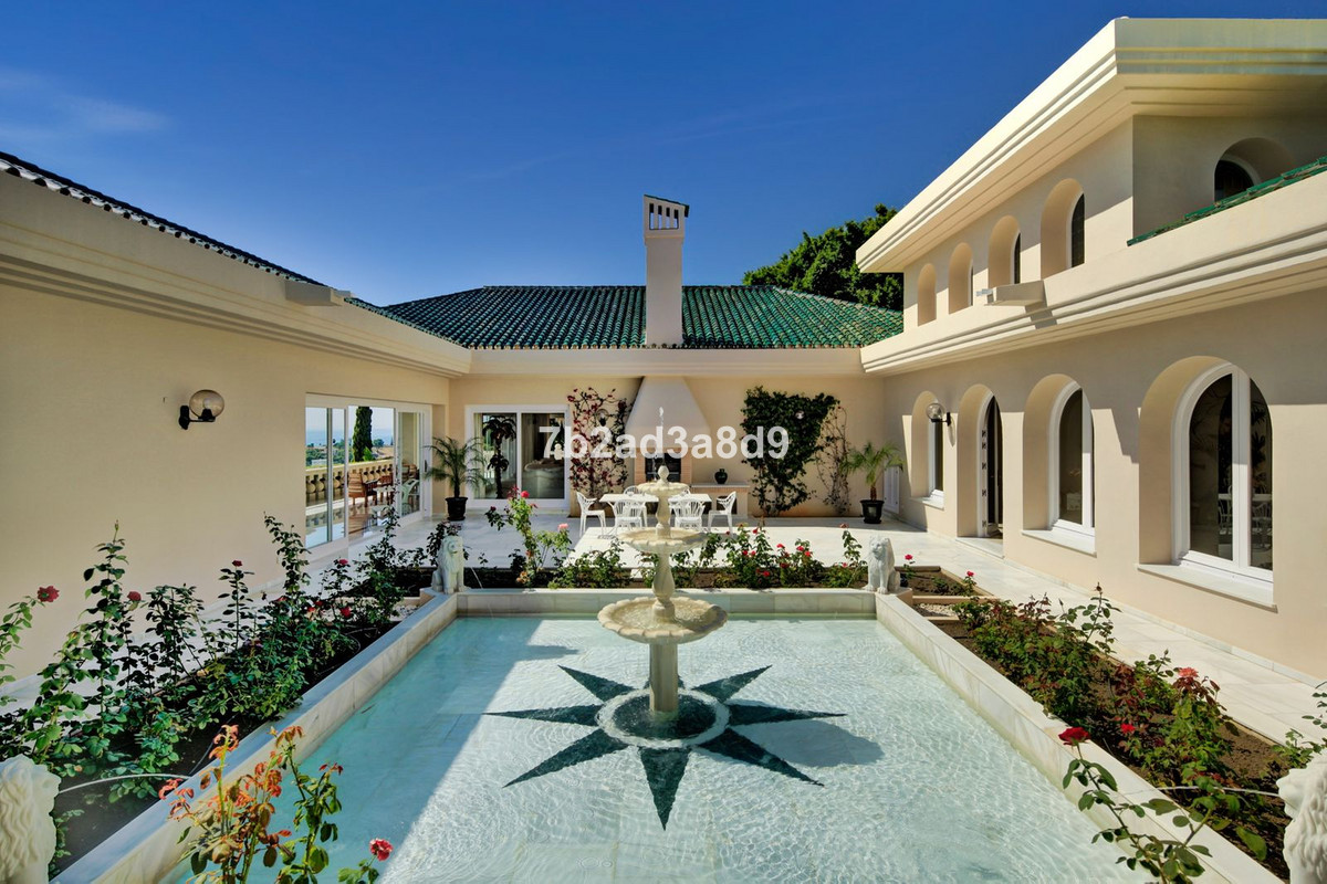 10 Bed Townhouse for sale in Río Real Costa Del Sol, Málaga, Spain