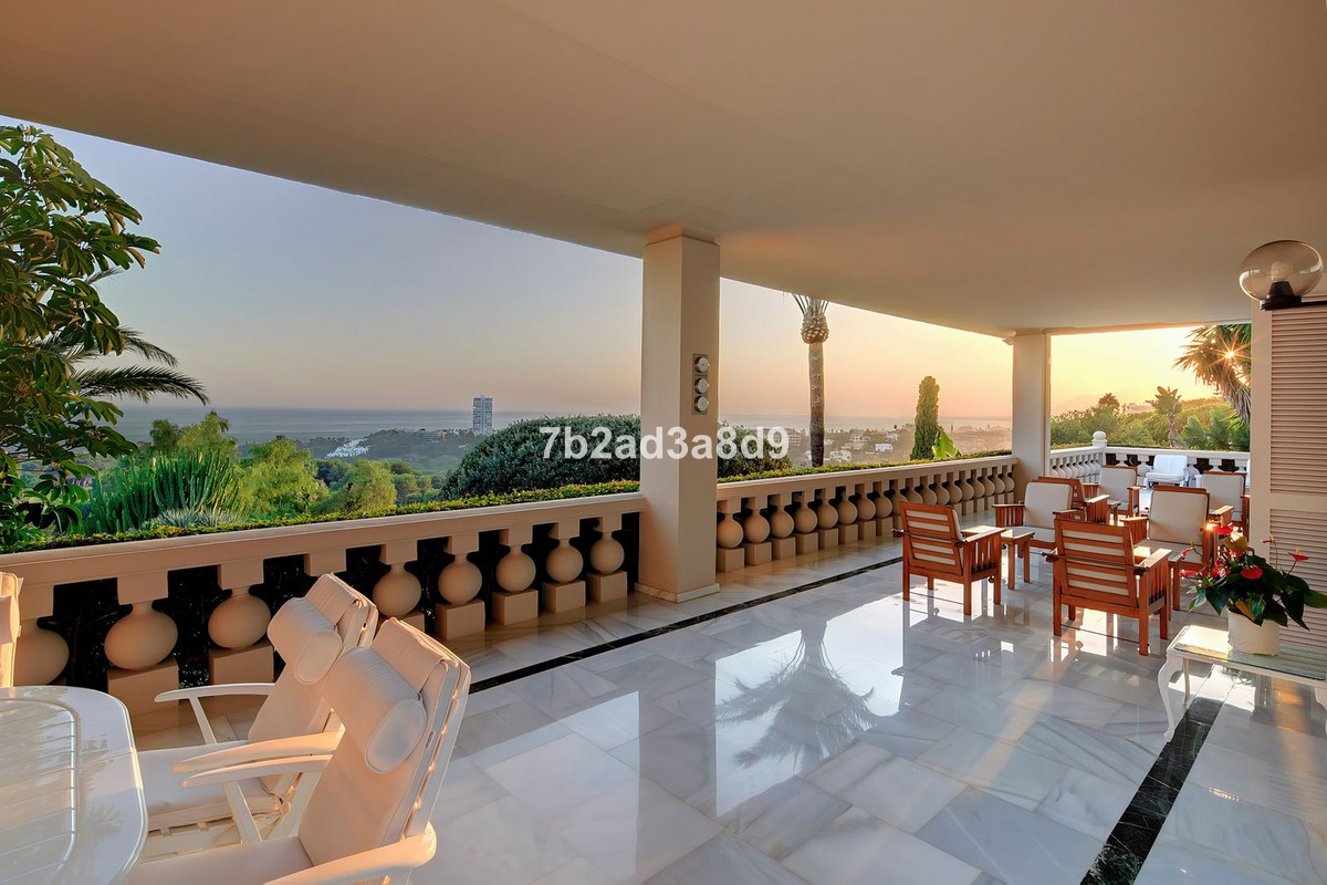 10 Bed Townhouse for sale in Río Real Costa Del Sol, Málaga, Spain