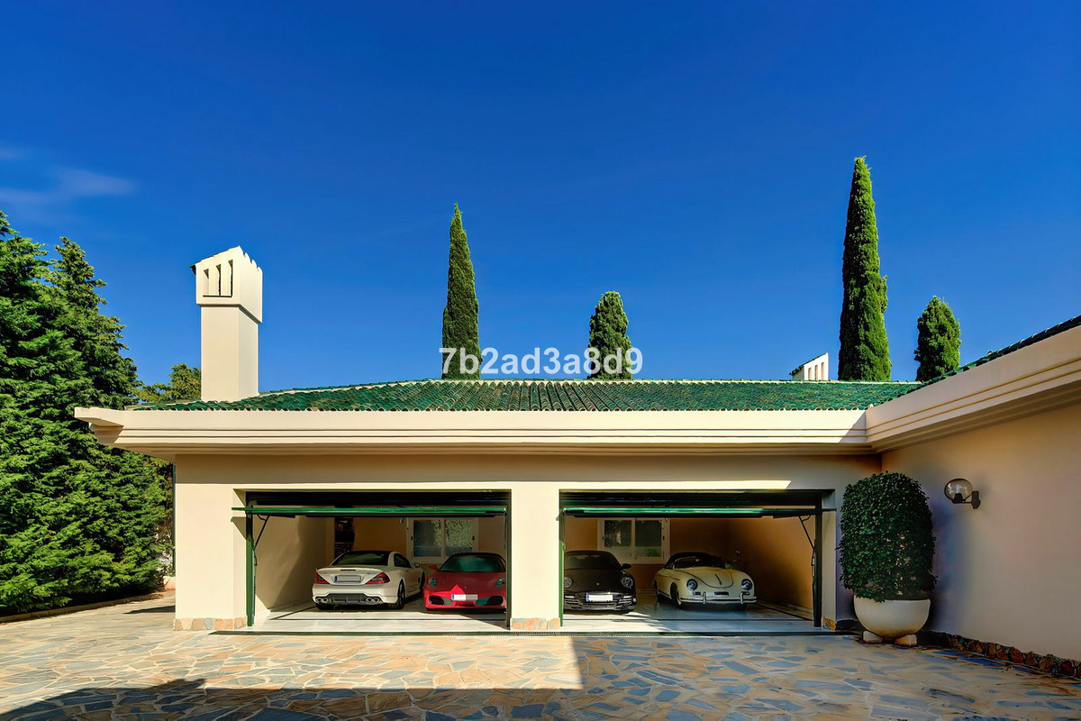 10 Bed Townhouse for sale in Río Real Costa Del Sol, Málaga, Spain