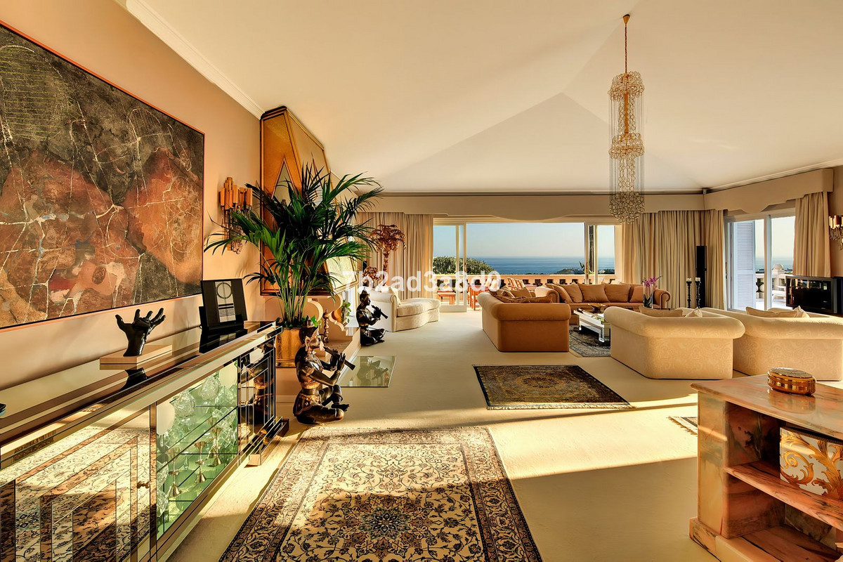 10 Bed Townhouse for sale in Río Real Costa Del Sol, Málaga, Spain