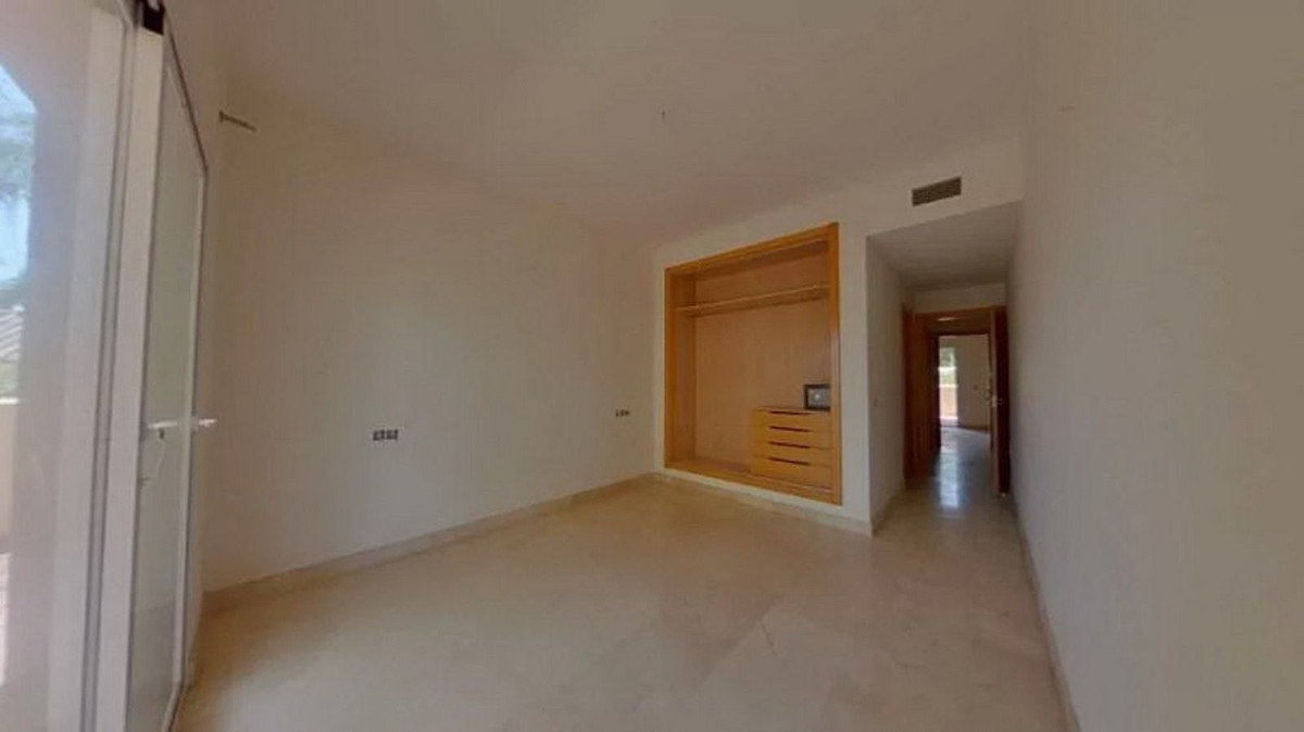 2 Bed Apartment for sale in Benahavís Costa Del Sol, Málaga, Spain