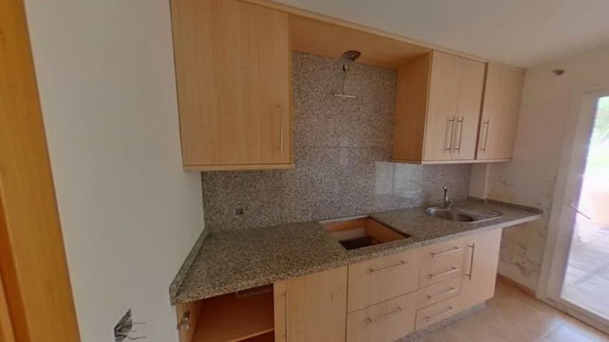 2 Bed Apartment for sale in Benahavís Costa Del Sol, Málaga, Spain