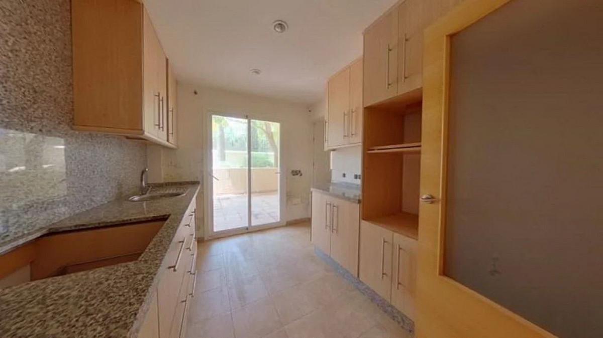 2 Bed Apartment for sale in Benahavís Costa Del Sol, Málaga, Spain