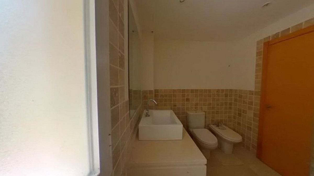 2 Bed Apartment for sale in Benahavís Costa Del Sol, Málaga, Spain