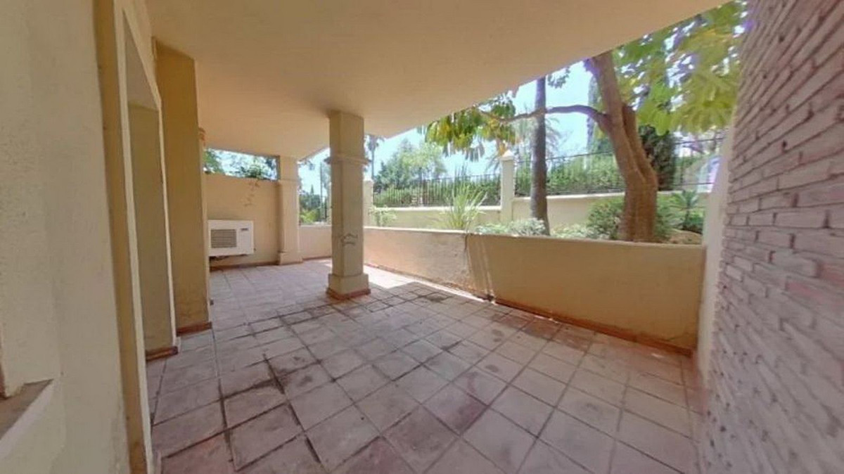 2 Bed Apartment for sale in Benahavís Costa Del Sol, Málaga, Spain