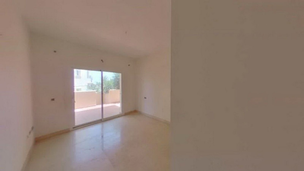2 Bed Apartment for sale in Benahavís Costa Del Sol, Málaga, Spain