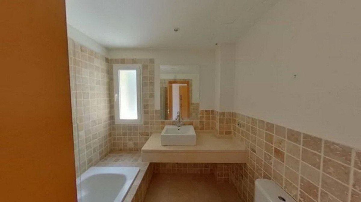2 Bed Apartment for sale in Benahavís Costa Del Sol, Málaga, Spain