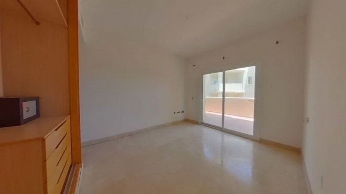 2 Bed Apartment for sale in Benahavís Costa Del Sol, Málaga, Spain