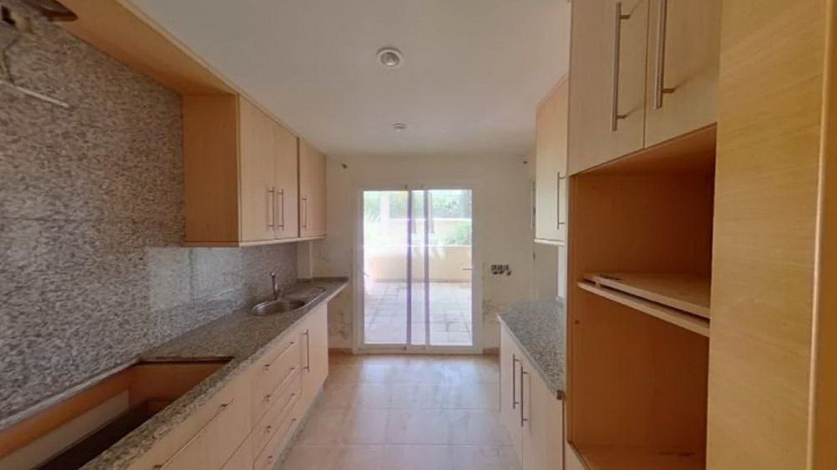 2 Bed Apartment for sale in Benahavís Costa Del Sol, Málaga, Spain
