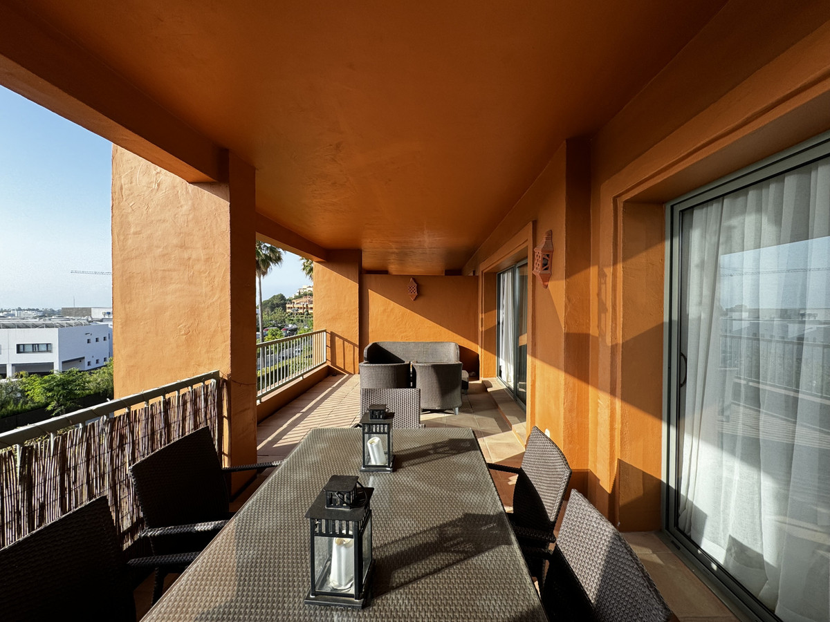 Se vende Apartamento Planta Media de 2 dormitorios en Costa Del Sol, Málaga, España