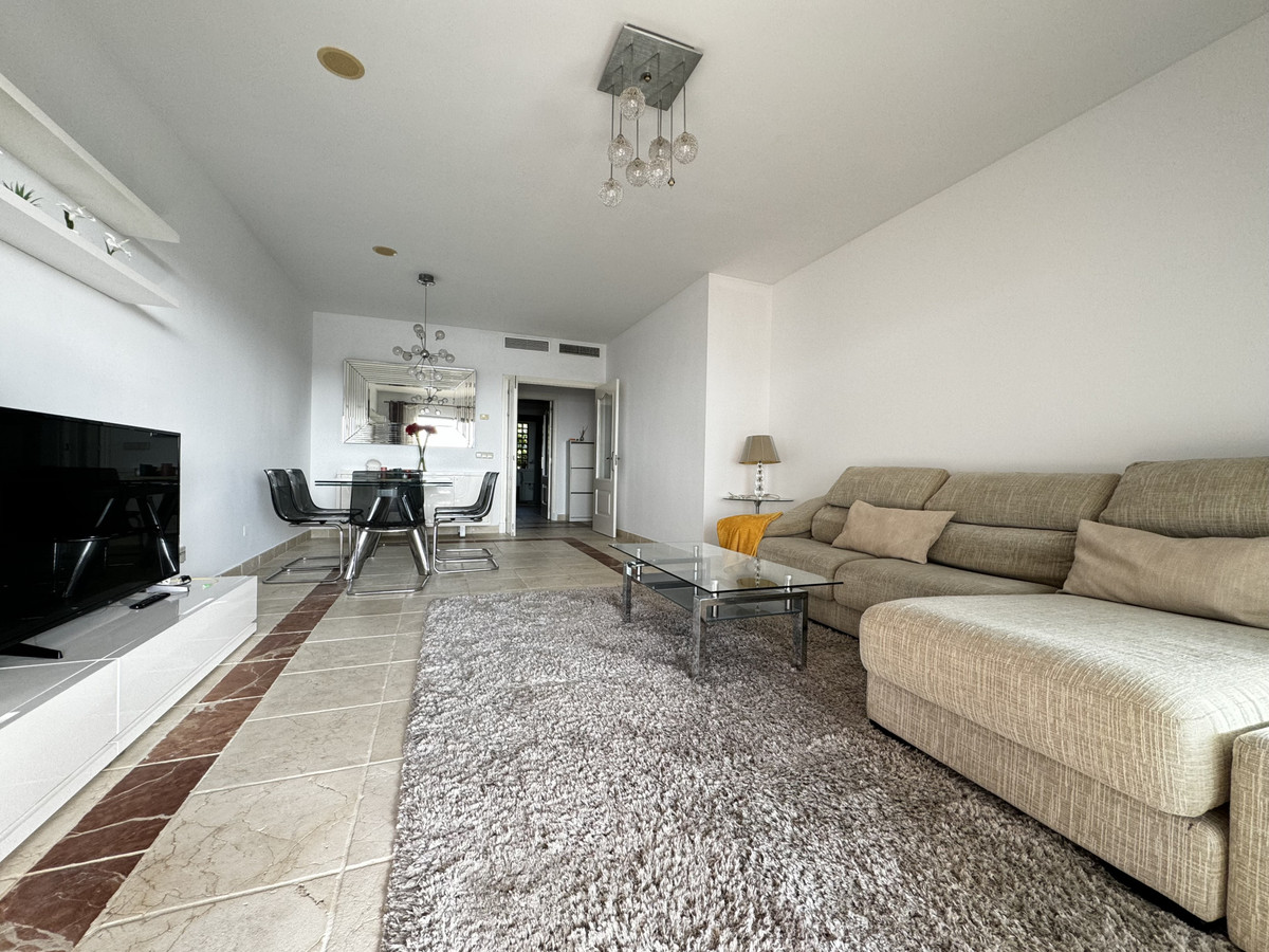 Se vende Apartamento Planta Media de 2 dormitorios en Costa Del Sol, Málaga, España
