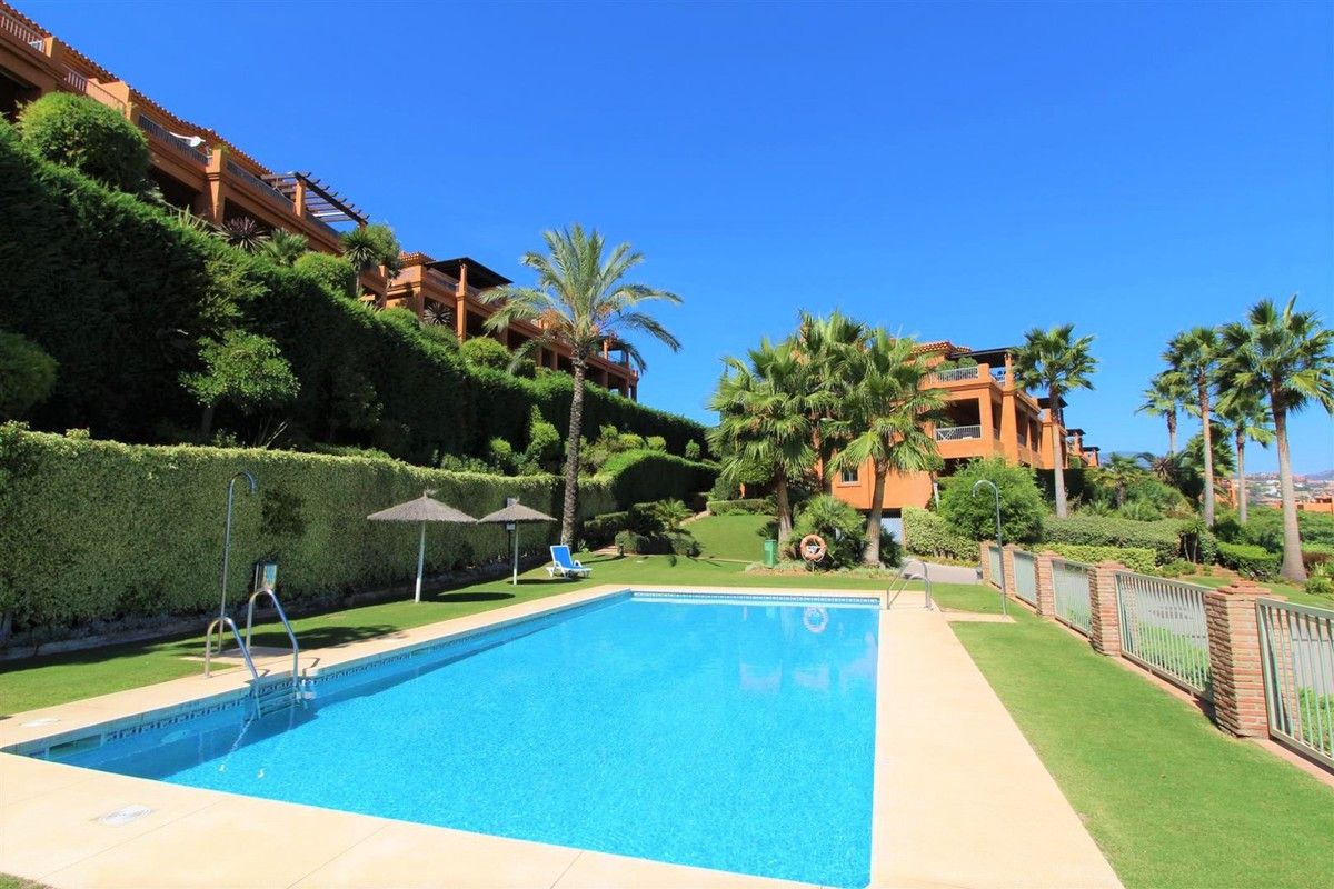 Se vende Apartamento Planta Media de 2 dormitorios en Costa Del Sol, Málaga, España