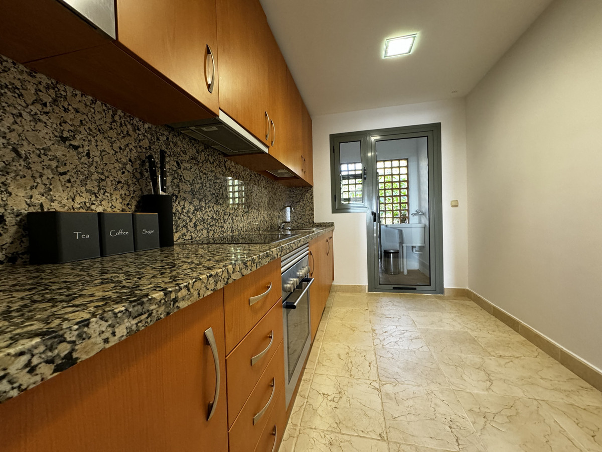 Se vende Apartamento Planta Media de 2 dormitorios en Costa Del Sol, Málaga, España