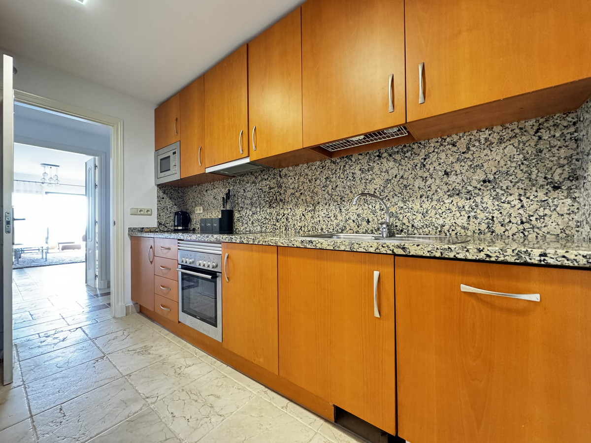 Se vende Apartamento Planta Media de 2 dormitorios en Costa Del Sol, Málaga, España