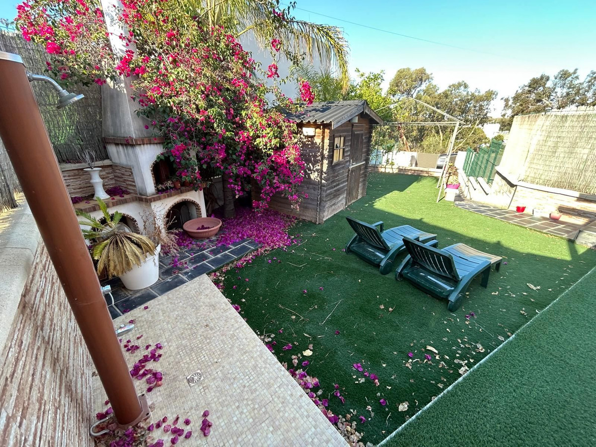 2 Bed Townhouse for sale in Mil Palmeras Costa Blanca, Alicante, Spain