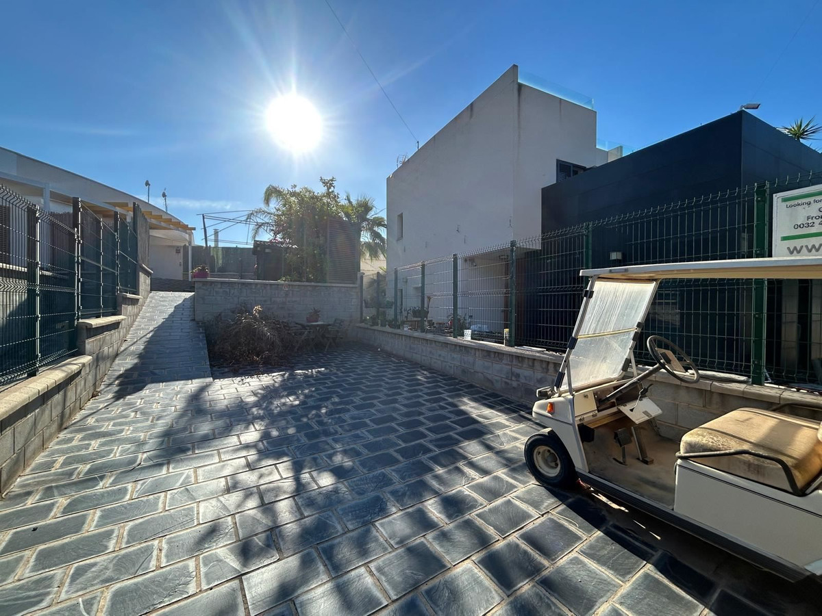2 Bed Townhouse for sale in Mil Palmeras Costa Blanca, Alicante, Spain