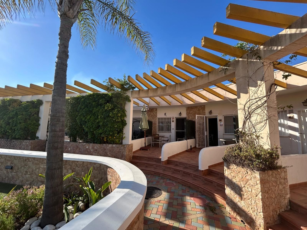 2 Bed Townhouse for sale in Mil Palmeras Costa Blanca, Alicante, Spain