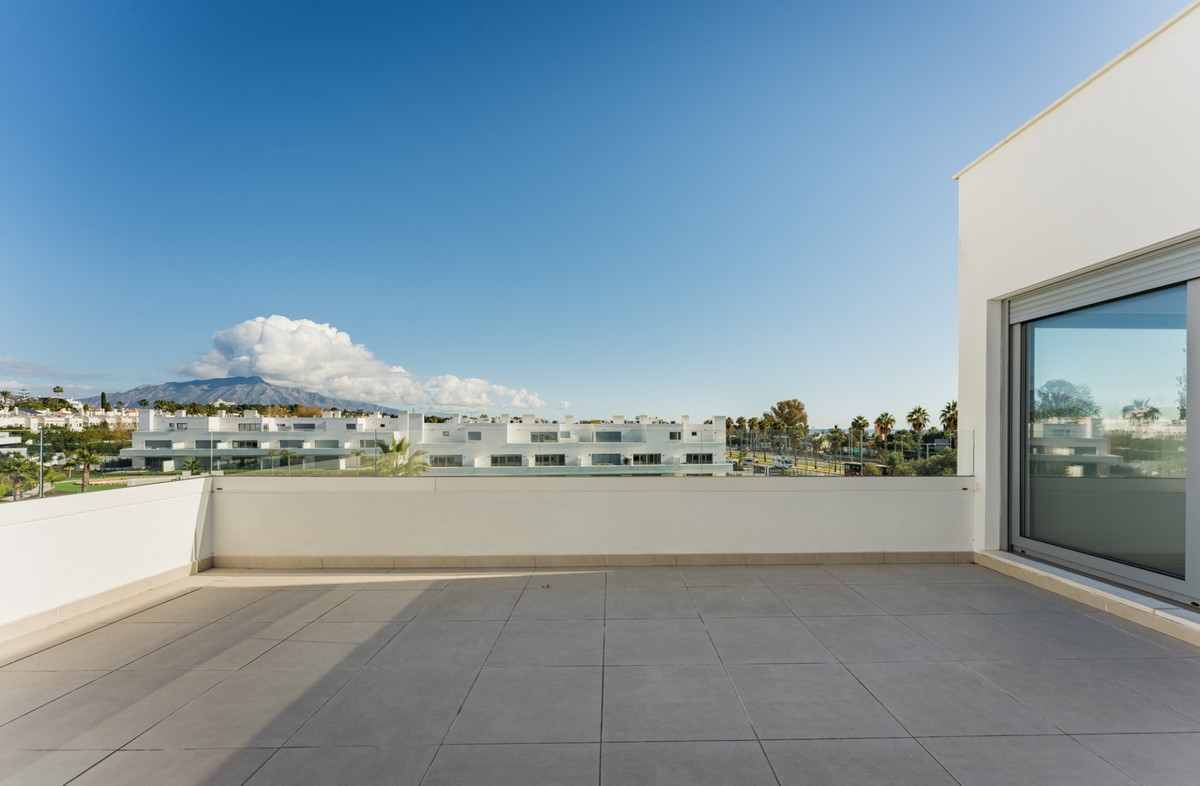 3 Bed Apartment for sale in Estepona Costa Del Sol, Málaga, Spain