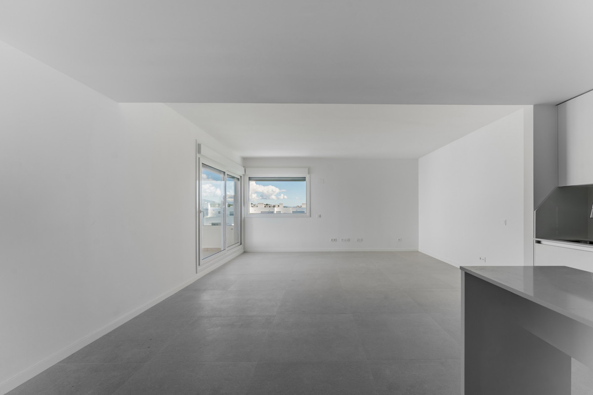 3 Bed Apartment for sale in Estepona Costa Del Sol, Málaga, Spain