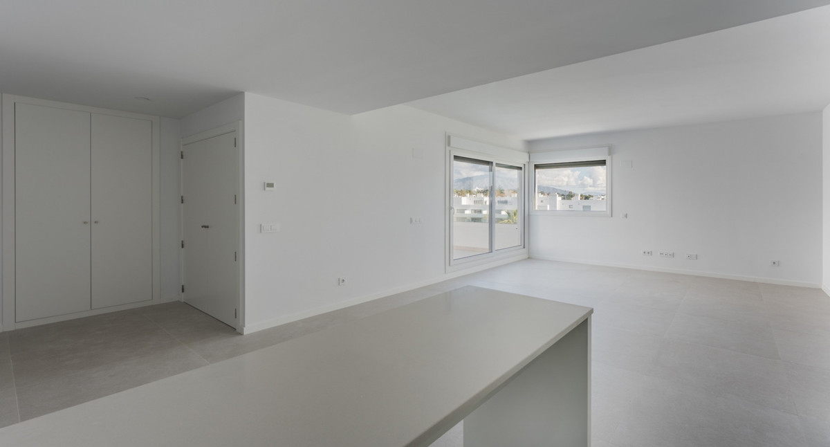 3 Bed Apartment for sale in Estepona Costa Del Sol, Málaga, Spain