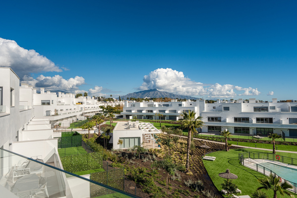 3 Bed Apartment for sale in Estepona Costa Del Sol, Málaga, Spain