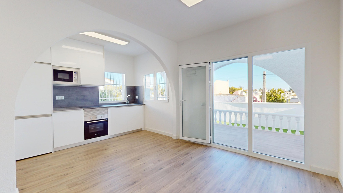 2 Bed Townhouse for sale in Villamartin Costa Blanca, Alicante, Spain
