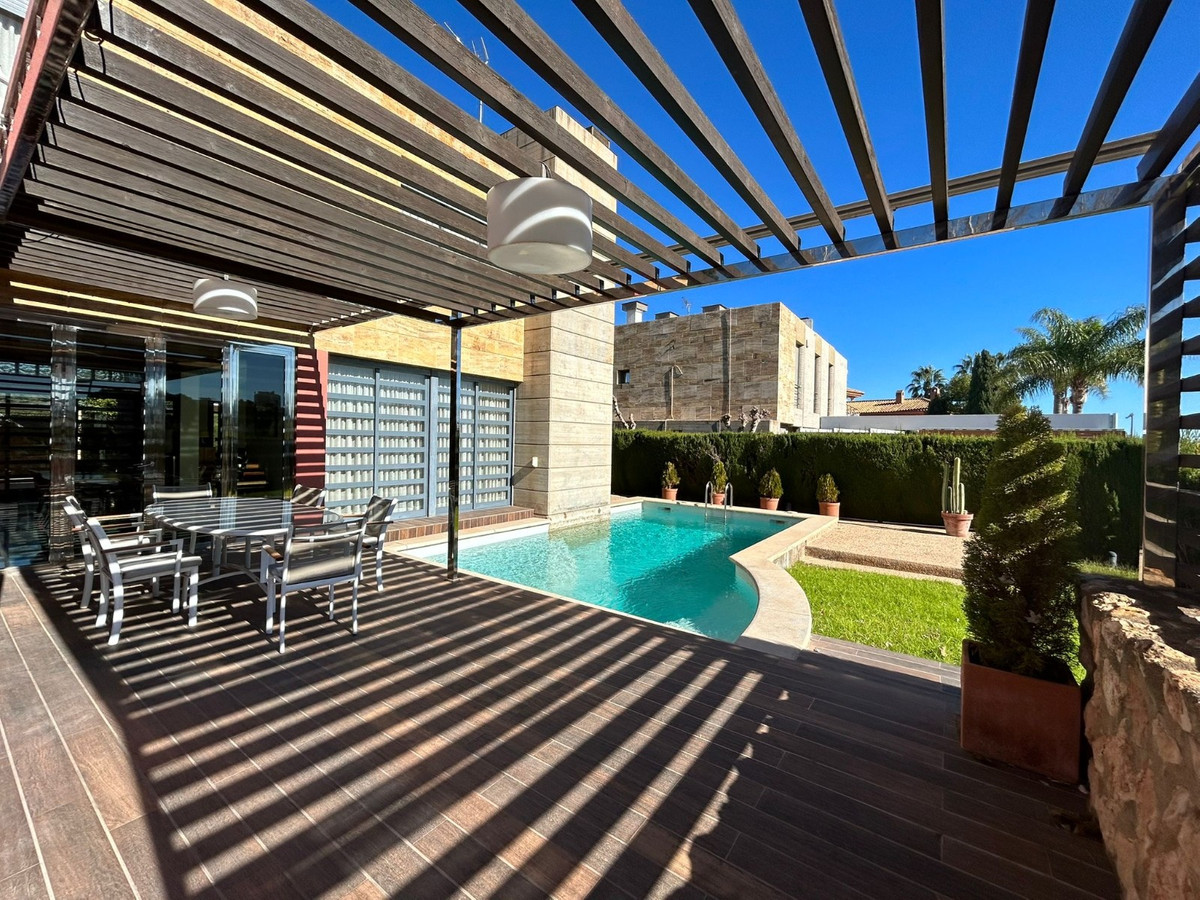 4 Bed Townhouse for sale in Dehesa De Campoamor Costa Blanca, Alicante, Spain