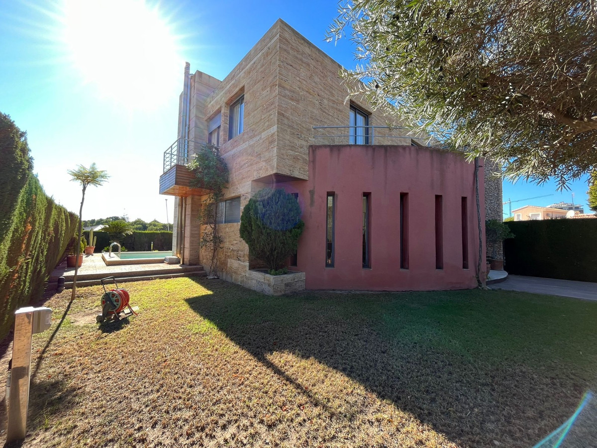 4 Bed Townhouse for sale in Dehesa De Campoamor Costa Blanca, Alicante, Spain