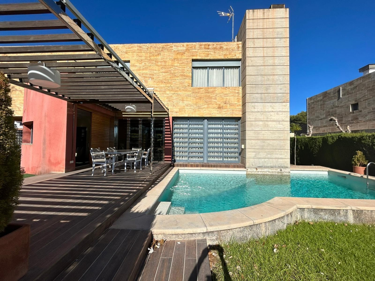 4 Bed Townhouse for sale in Dehesa De Campoamor Costa Blanca, Alicante, Spain