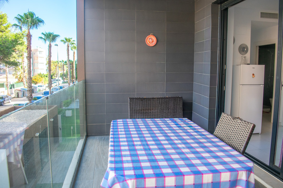 Se vende Apartamento Planta Baja de 2 dormitorios en Costa Blanca, Alicante, España