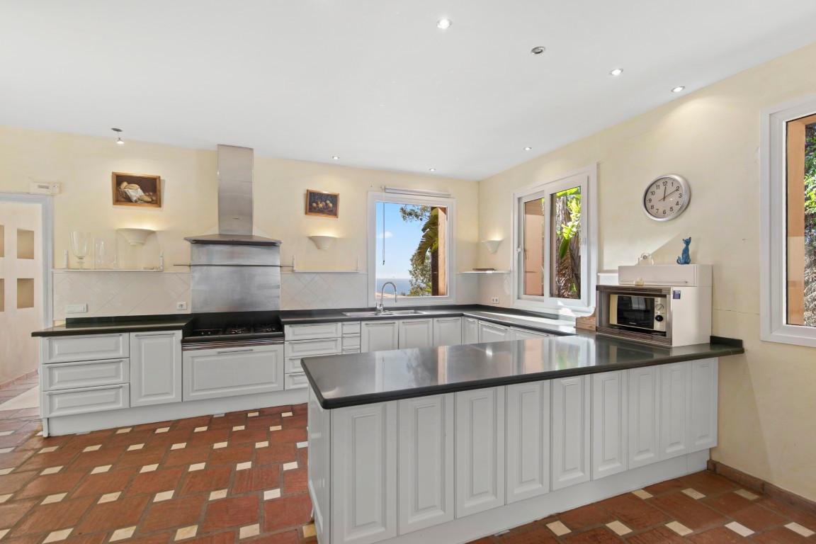 Se vende Villa - Chalet de 5 dormitorios en Costa Del Sol, Málaga, España