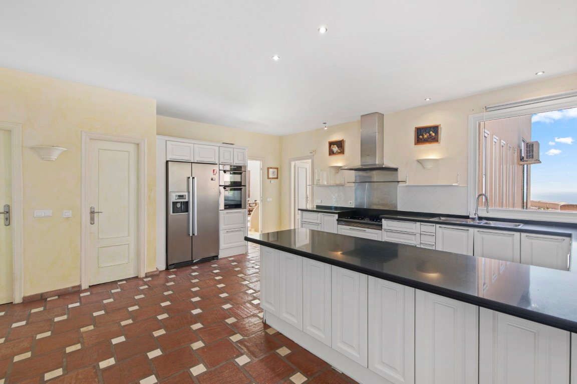 Se vende Villa - Chalet de 5 dormitorios en Costa Del Sol, Málaga, España