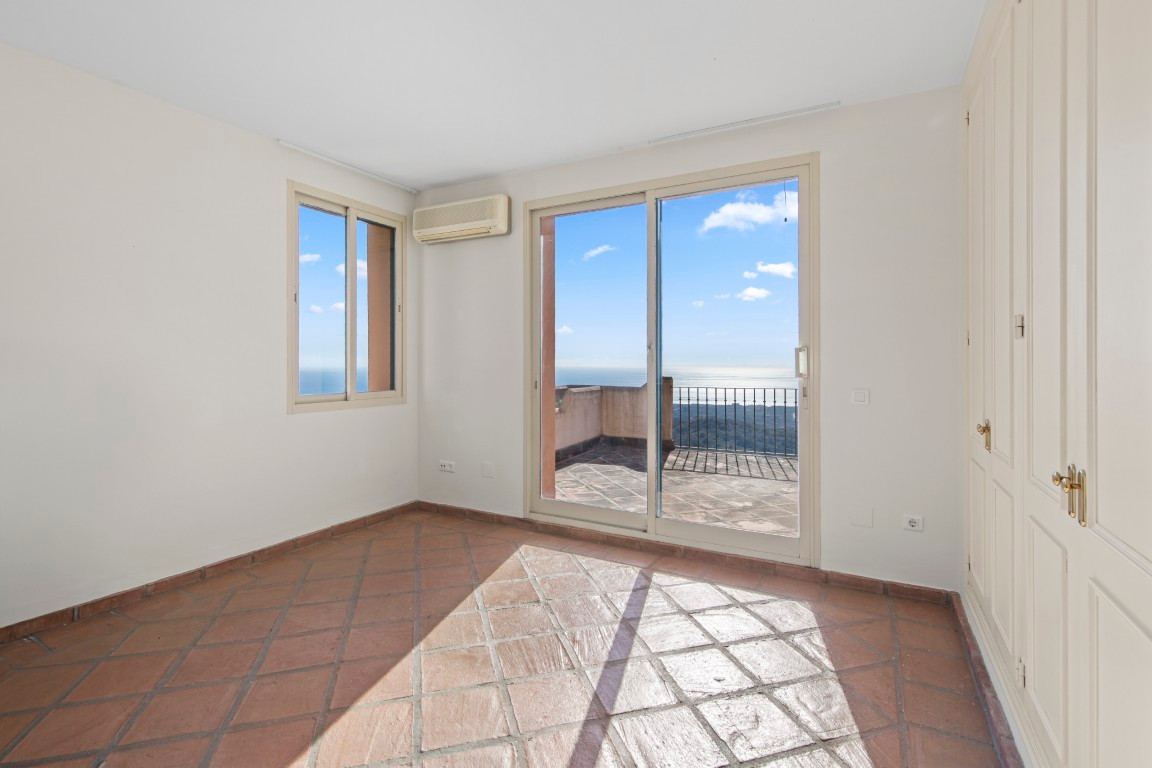 Se vende Villa - Chalet de 5 dormitorios en Costa Del Sol, Málaga, España