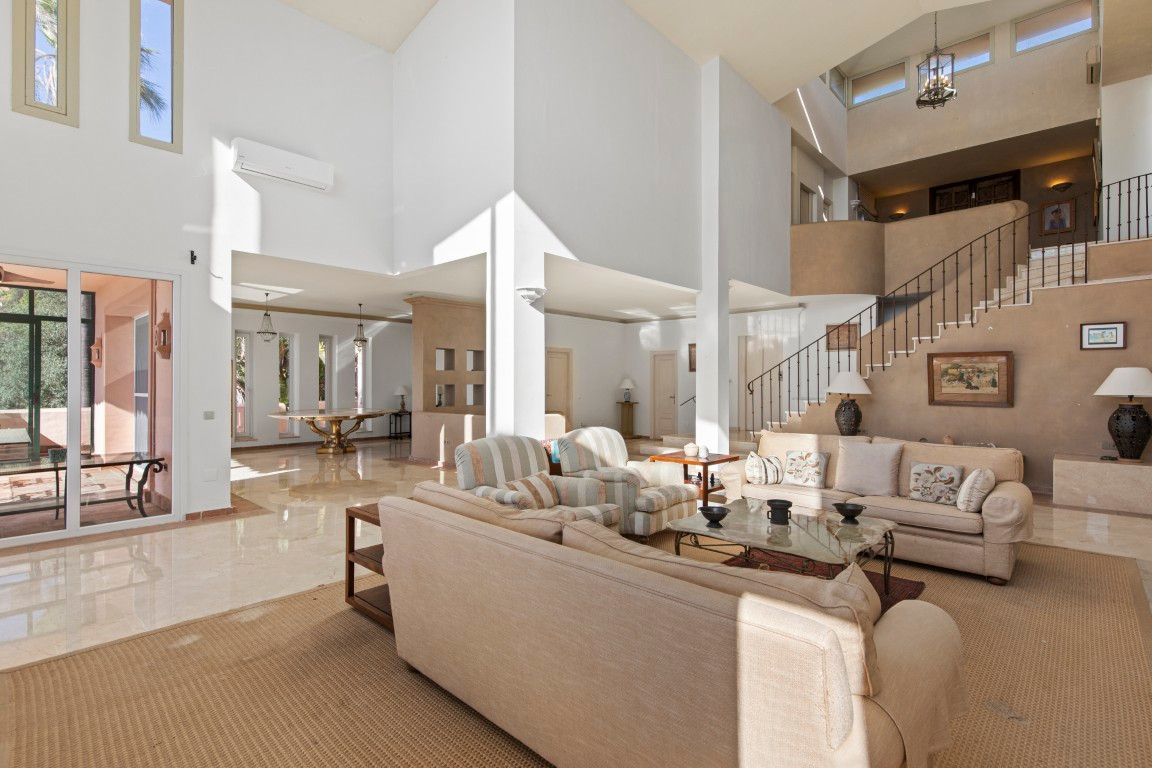 Se vende Villa - Chalet de 5 dormitorios en Costa Del Sol, Málaga, España