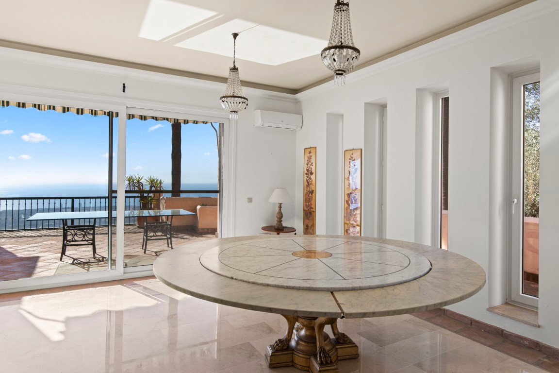 Se vende Villa - Chalet de 5 dormitorios en Costa Del Sol, Málaga, España