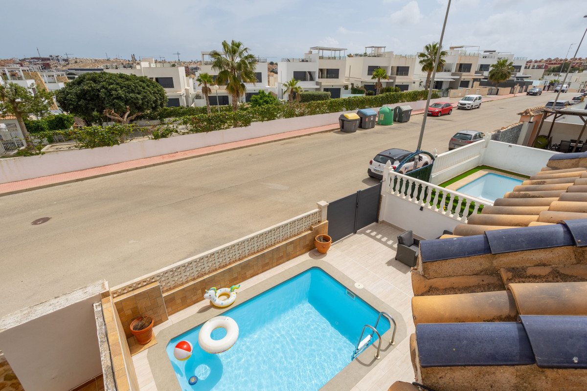 3 Bed Townhouse for sale in Villamartin Costa Blanca, Alicante, Spain