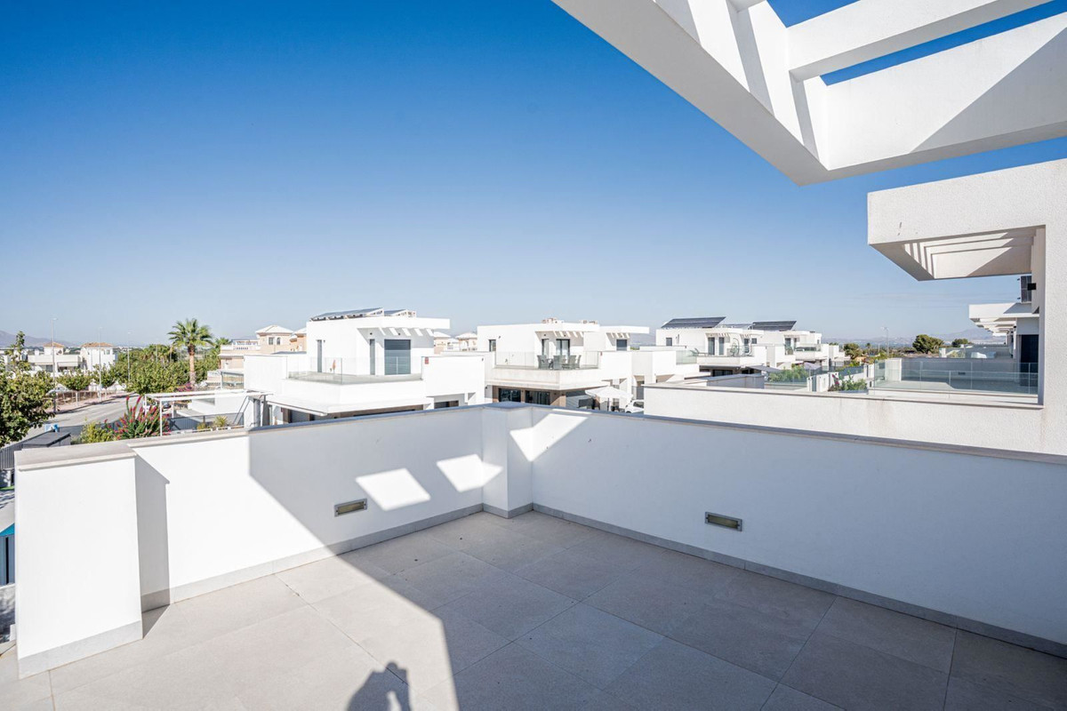 Se vende Villa - Chalet de 3 dormitorios en Costa Blanca, Alicante, España