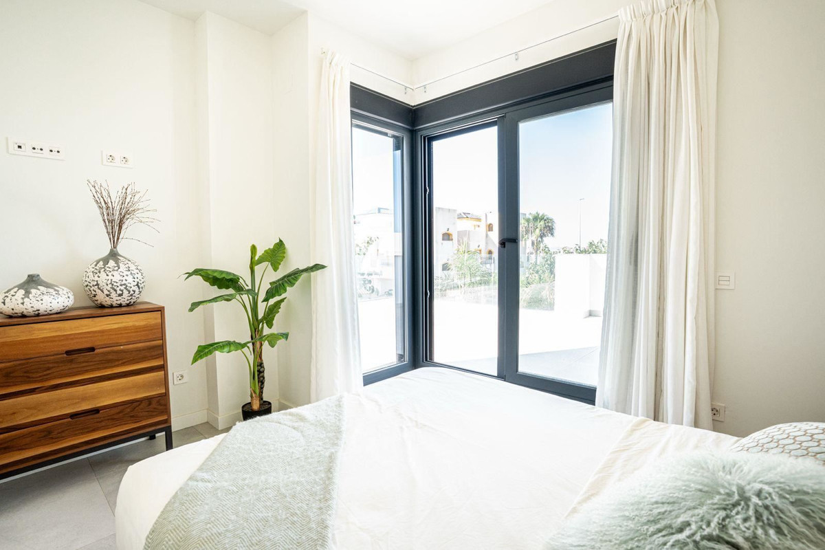 Se vende Villa - Chalet de 3 dormitorios en Costa Blanca, Alicante, España