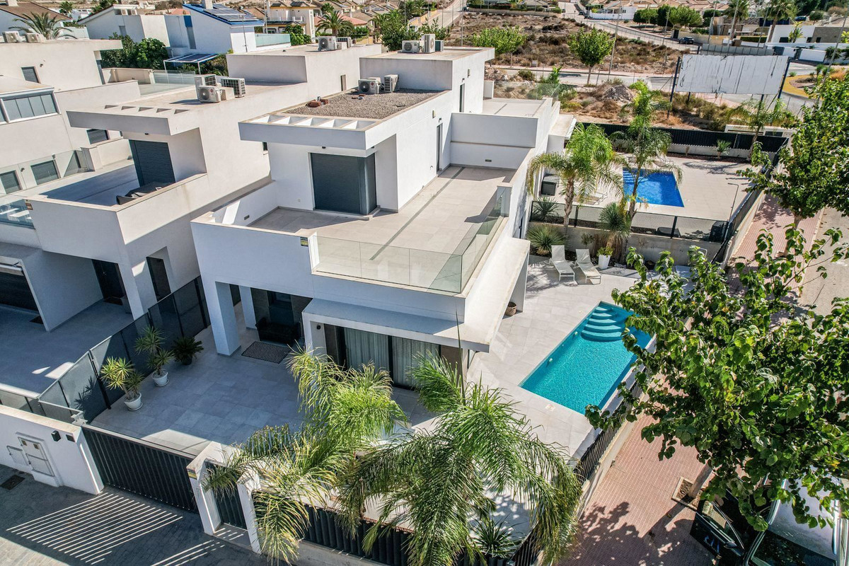 Se vende Villa - Chalet de 3 dormitorios en Costa Blanca, Alicante, España