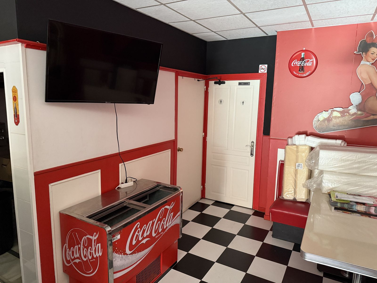 Commercial unit for sale in La Carihuela Costa Del Sol, Málaga, Spain