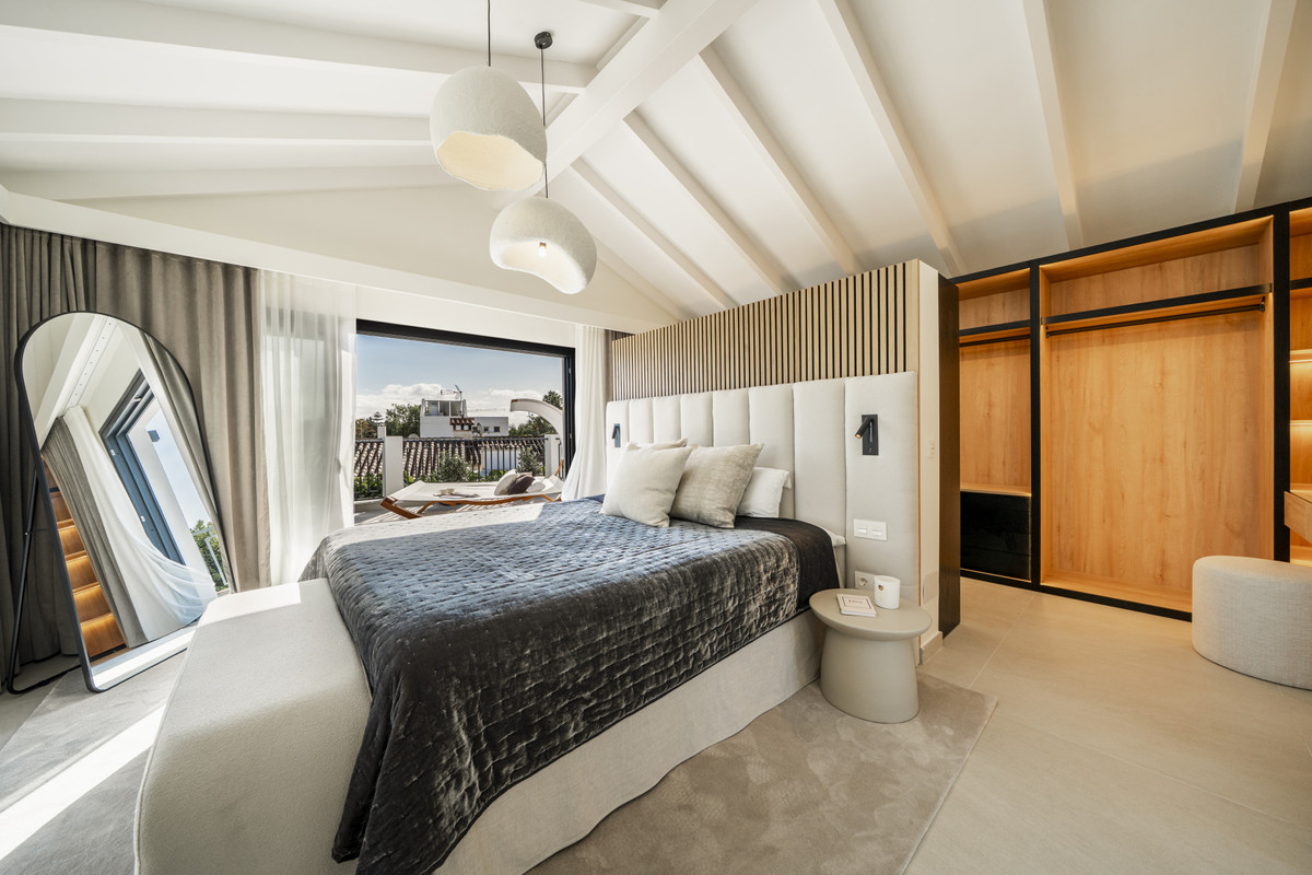 5 Bed Townhouse for sale in San Pedro De Alcántara Costa Del Sol, Málaga, Spain