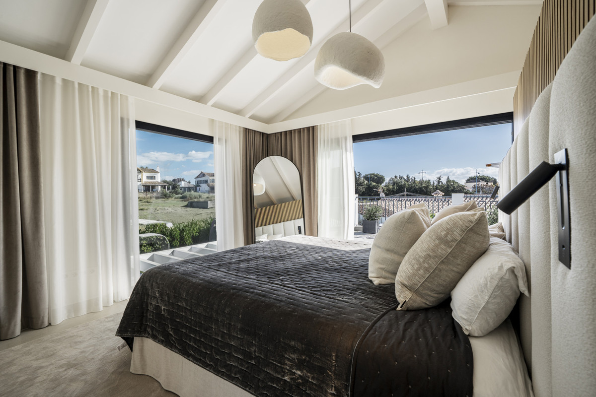 5 Bed Townhouse for sale in San Pedro De Alcántara Costa Del Sol, Málaga, Spain