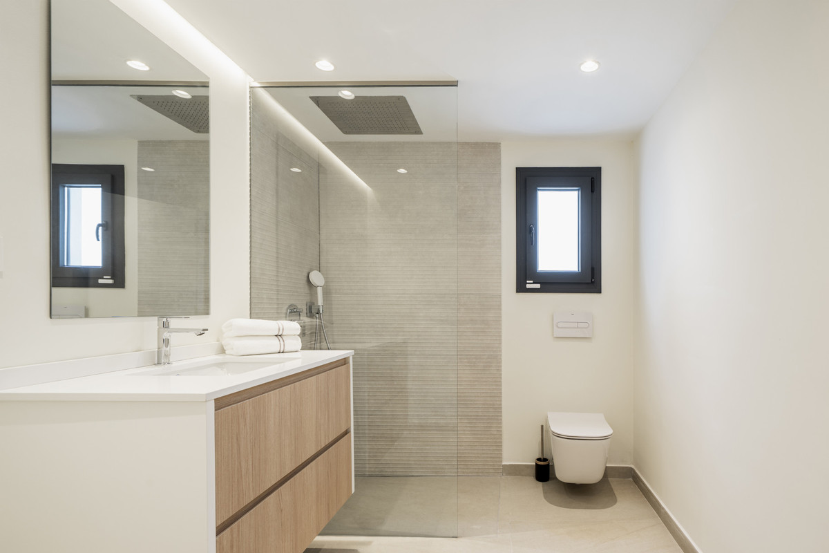 5 Bed Townhouse for sale in San Pedro De Alcántara Costa Del Sol, Málaga, Spain