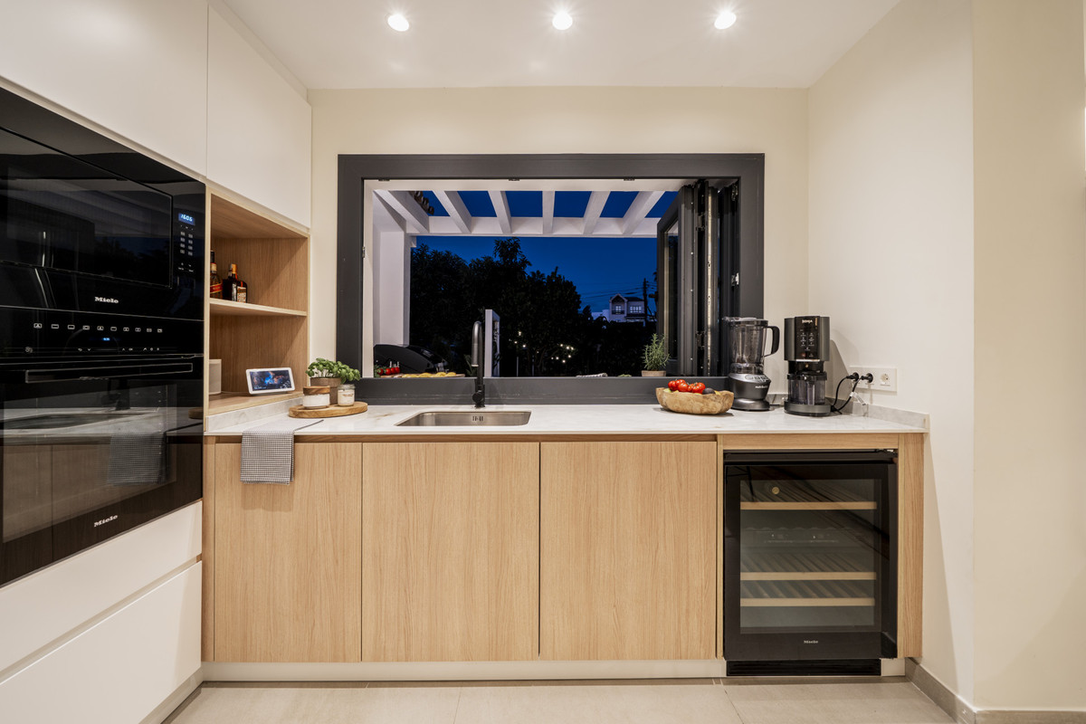 5 Bed Townhouse for sale in San Pedro De Alcántara Costa Del Sol, Málaga, Spain