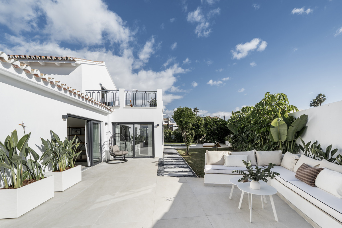 5 Bed Townhouse for sale in San Pedro De Alcántara Costa Del Sol, Málaga, Spain